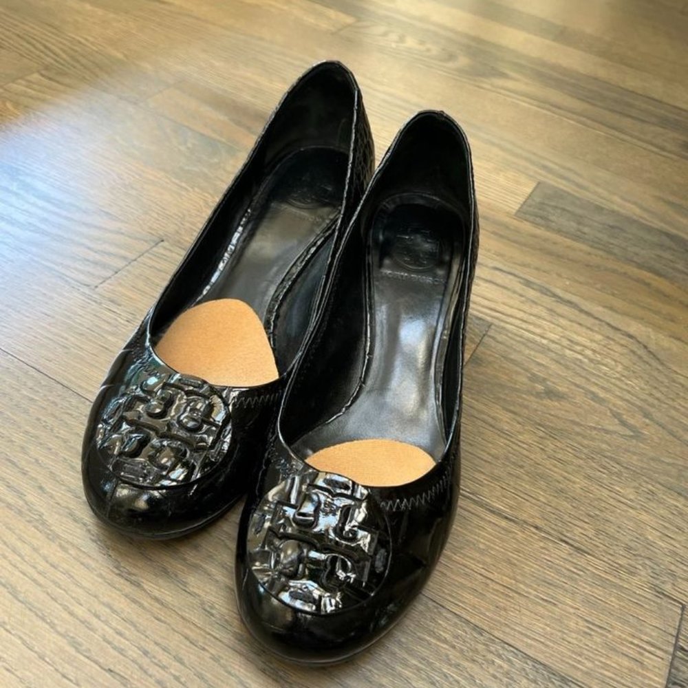 EUC Tory Burch Crocodile Embossed Ballet Flats